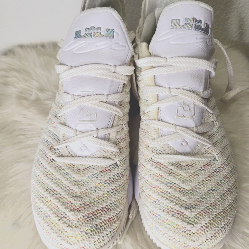 LeBron James 2019 Nike "Buzz Lightyear" Youth 5.5